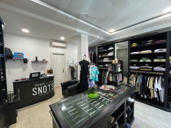 locale commerciale in vendita a Roma in zona Gianicolense