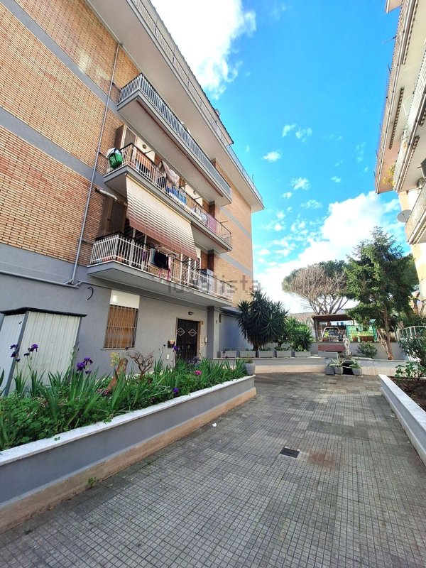 appartamento in vendita a Roma in zona Alessandrino