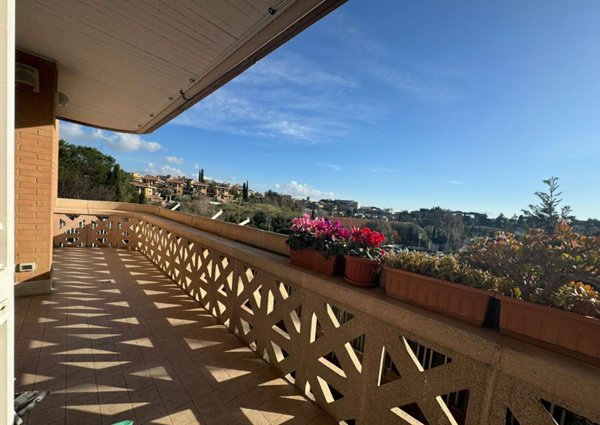 appartamento in vendita a Roma in zona Giardini di Corcolle