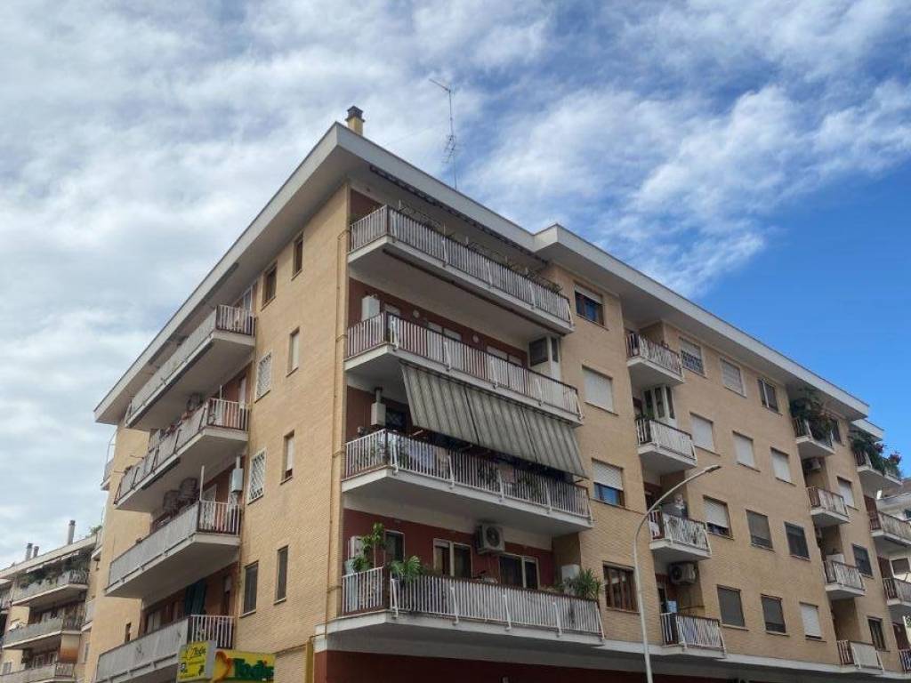 appartamento in vendita a Roma in zona Monte Sacro/Talenti