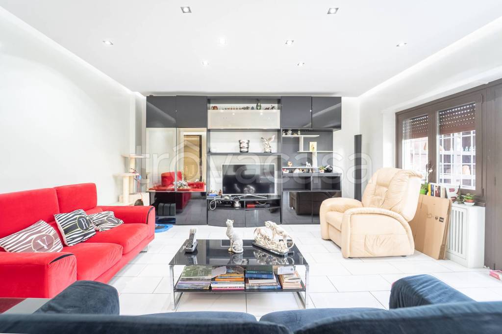 appartamento in vendita a Roma in zona EUR