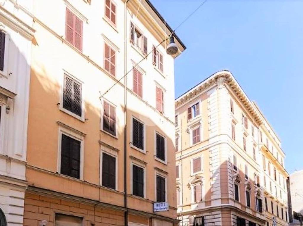 monolocale in vendita a Roma in zona Castro Pretorio