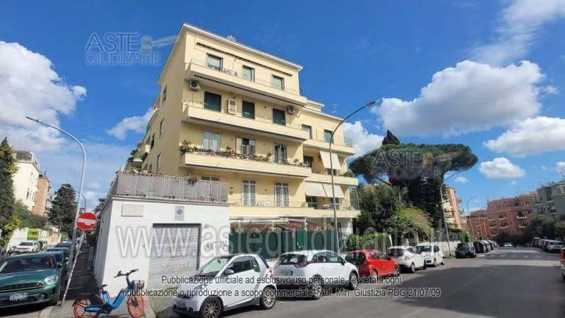 appartamento in vendita a Roma in zona Gianicolense