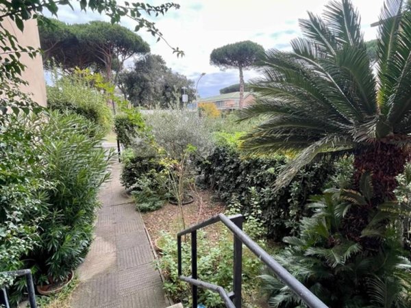casa indipendente in vendita a Roma in zona Casal Palocco