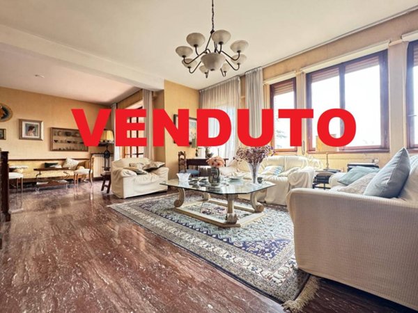 appartamento in vendita a Roma in zona Ardeatino