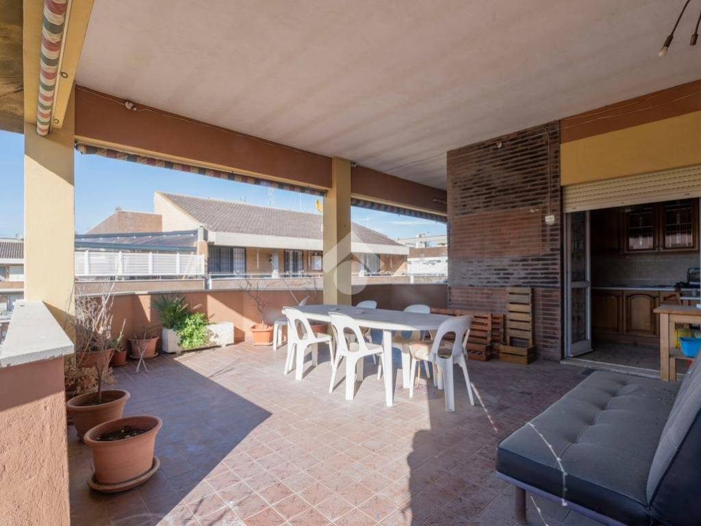 appartamento in vendita a Roma in zona Ostia