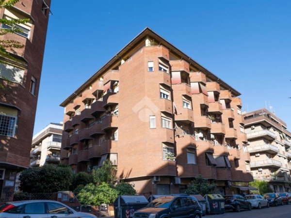 appartamento in vendita a Roma in zona Ostia