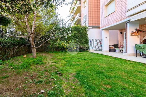 appartamento in vendita a Roma in zona Corviale