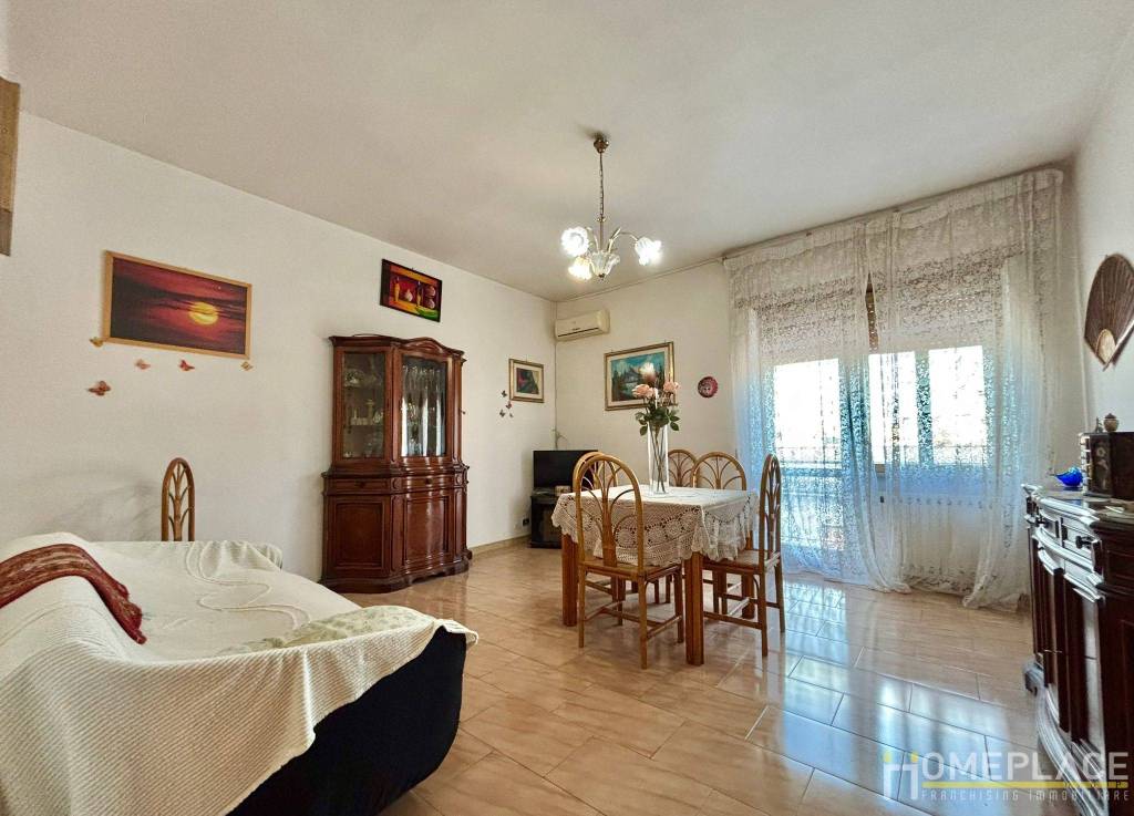 appartamento in vendita a Roma in zona Torre Angela