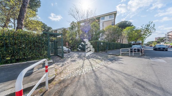 appartamento in vendita a Roma in zona EUR
