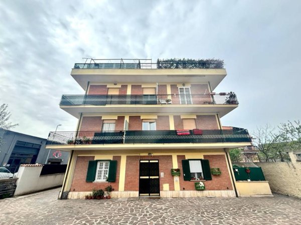 appartamento in vendita a Roma in zona Romanina