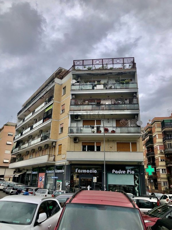 locale commerciale in vendita a Roma in zona Gianicolense