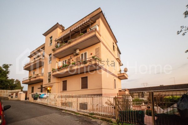 appartamento in vendita a Roma in zona Vitinia