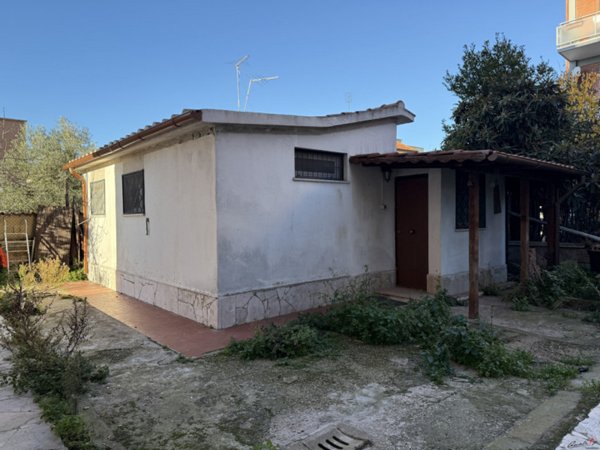appartamento in vendita a Roma in zona Dragona/Bagnoletto