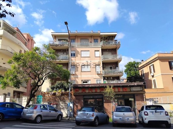 locale commerciale in vendita a Roma in zona Gianicolense