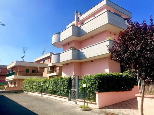 appartamento in vendita a Roma in zona Romanina