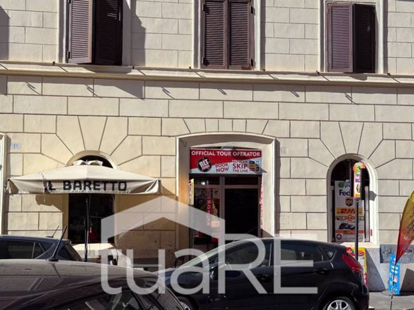 negozio in vendita a Roma in zona Ostia