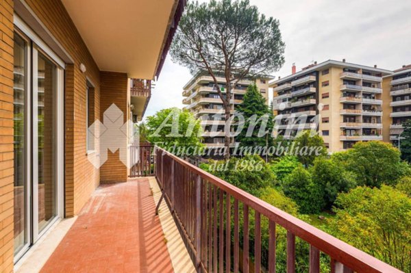 appartamento in vendita a Roma in zona Vigna Murata
