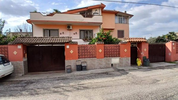 casa indipendente in vendita a Roma in zona Castelverde