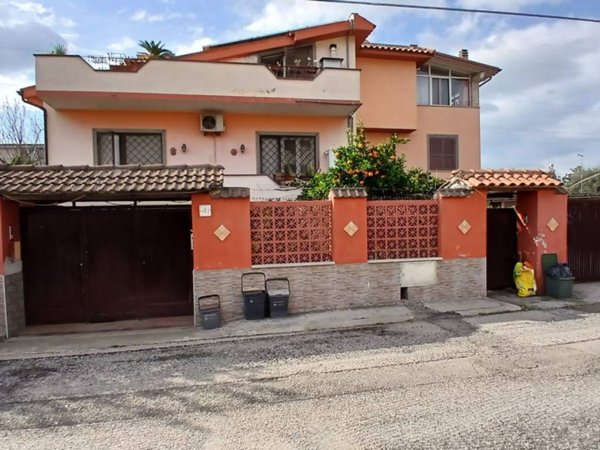 casa indipendente in vendita a Roma in zona Castelverde