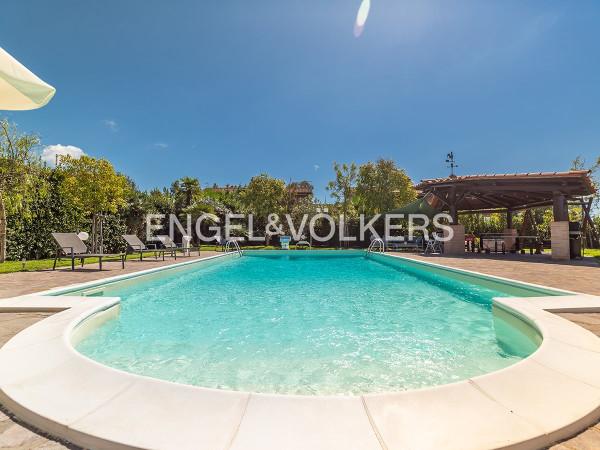 casa indipendente in vendita a Roma in zona Casal Palocco