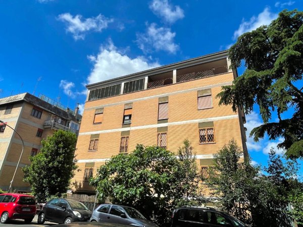 appartamento in vendita a Roma in zona Gianicolense