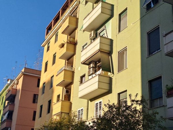 appartamento in vendita a Roma in zona Tuscolano