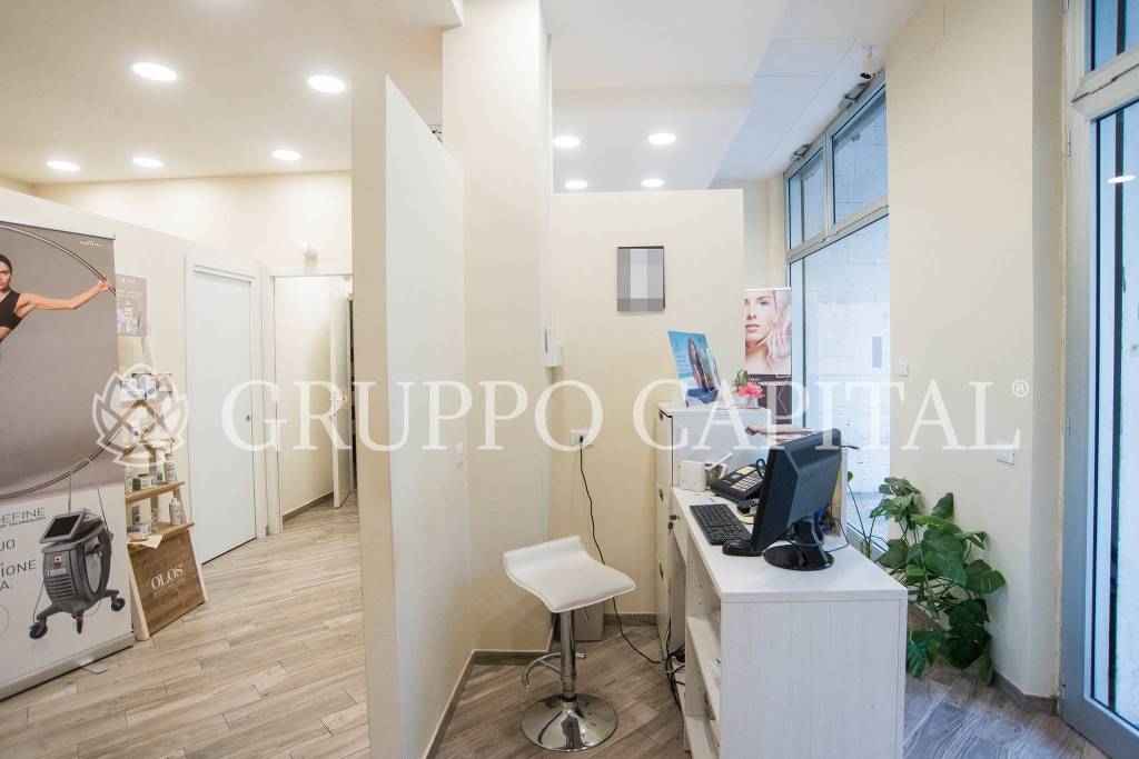 negozio in vendita a Roma in zona Don Bosco