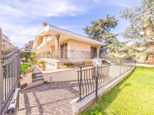 casa indipendente in vendita a Roma in zona Castelverde