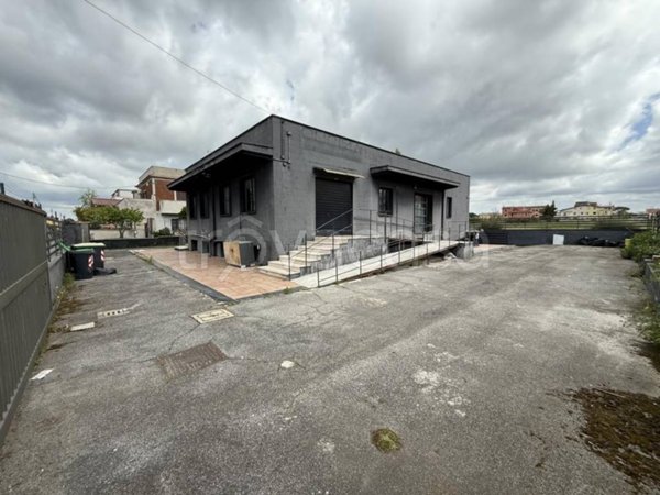 negozio in vendita a Roma in zona Casal Palocco