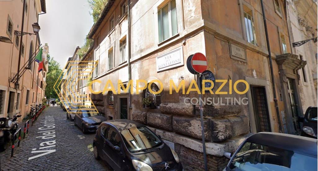 trivano in vendita a Roma in zona Rione di Ponte