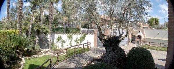 casa indipendente in vendita a Roma in zona Infernetto