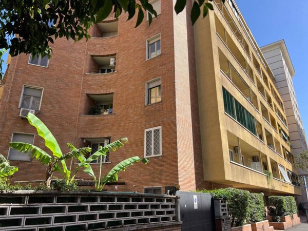 appartamento in vendita a Roma in zona Tuscolano