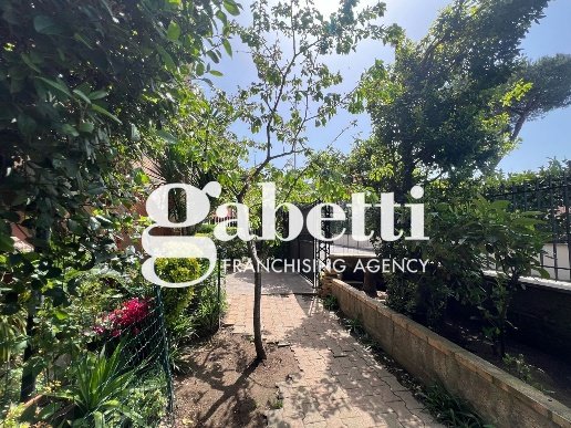 quadrivano in vendita a Roma in zona Osteria del Curato