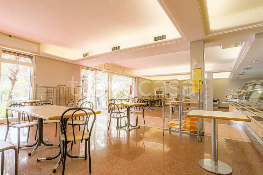 negozio in vendita a Roma in zona EUR