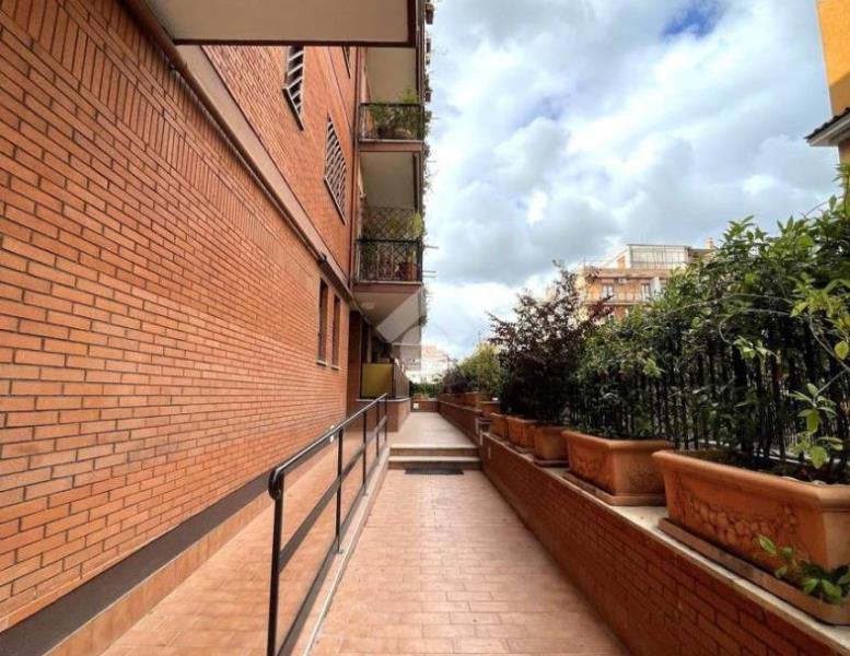 appartamento in vendita a Roma in zona Prenestino-Centocelle