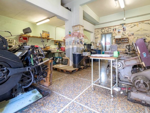 locale commerciale in vendita a Roma in zona Prenestino-Centocelle