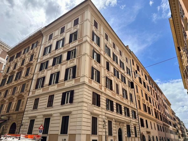 appartamento in vendita a Roma in zona Rione Monti/Campitelli