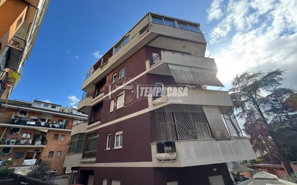 appartamento in vendita a Roma in zona Tomba di Nerone