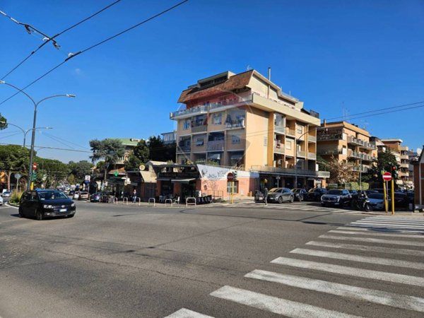 appartamento in vendita a Roma in zona Giuliano Dalmata