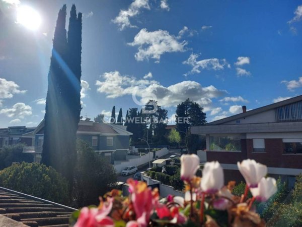 appartamento in vendita a Roma in zona Tre Pini - Poggio dei Fiori