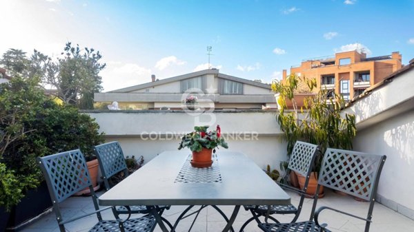 appartamento in vendita a Roma in zona Tre Pini - Poggio dei Fiori