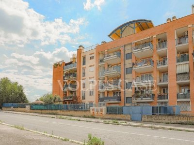 ufficio in vendita a Roma in zona San Basilio