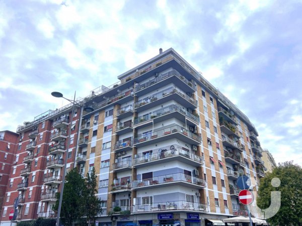 appartamento in vendita a Roma in zona Ostiense