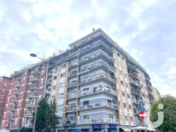 appartamento in vendita a Roma in zona Ostiense