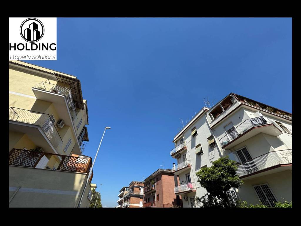 appartamento in vendita a Roma in zona San Basilio