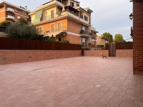 casa indipendente in vendita a Roma in zona Ottavia