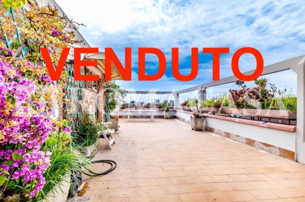 appartamento in vendita a Roma in zona Ardeatino