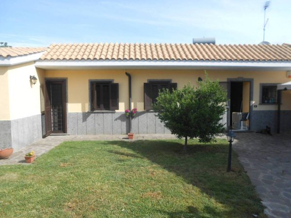 casa indipendente in vendita a Roma in zona Castelverde