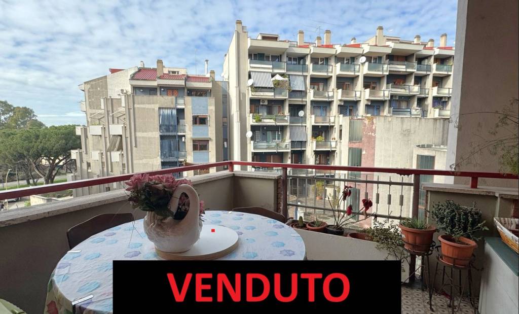 appartamento in vendita a Roma in zona Ardeatino